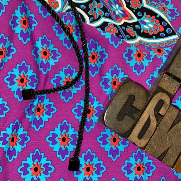 ❤️HOST PICK❤️🏊♀️NANETTE LEPORE SWIM Moroccan Deep V Swim Suit Cover-Up - Picture 5 of 10